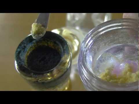 Slow motion close up dabs