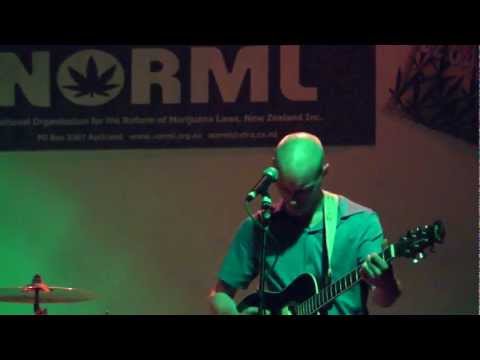 Auckland Greencross founder, Stephen McIntyre, performs 'Burn one down' by Ben Harper.