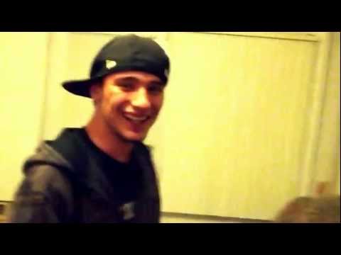 Jeremy Trippin BALLS On Salvia