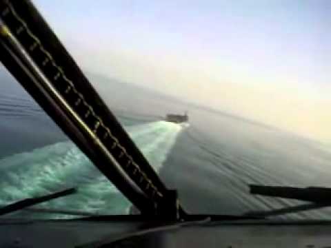 Avião caça pousando em porta avião americano   fighter plane landing on door American fantastic