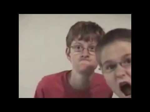 Fata ta cand se opreste melodia preferata :-))