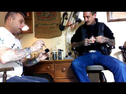 Hanging in the grow room with my good friend.mp4