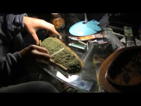 Wiz Khalifa - Young Wild and Free (Smoking Weed)