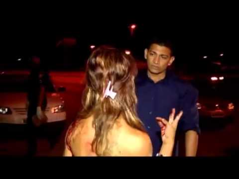 Travesti toma facada! Transsexual takes stab! Trap