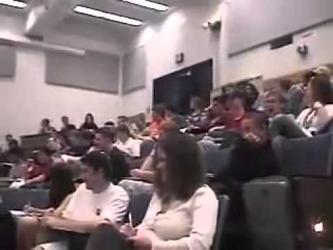 Retardado na palestra, esqueceu de tomar o gardenal