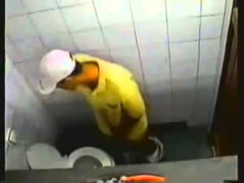 Pegadinha do choque na privada! Muito boa! Videos Engraçados