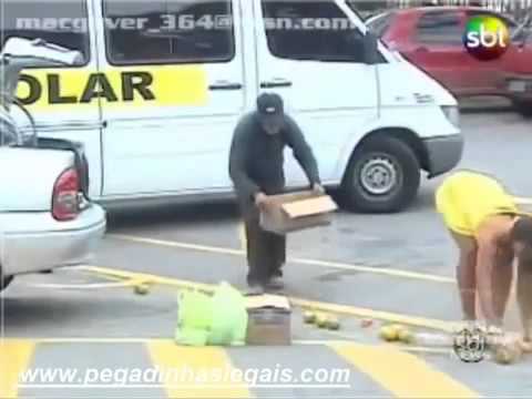 Pegadinhas do Silvio Santos! Vivi Fernandes mostra demais! Brazilian prank with sexy girl! Gostosa